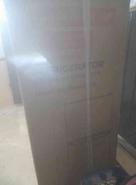 السلام عليكم ثلاجه غير مستعمله للبيع في الموصل الأيمن حي نابلس ***********
