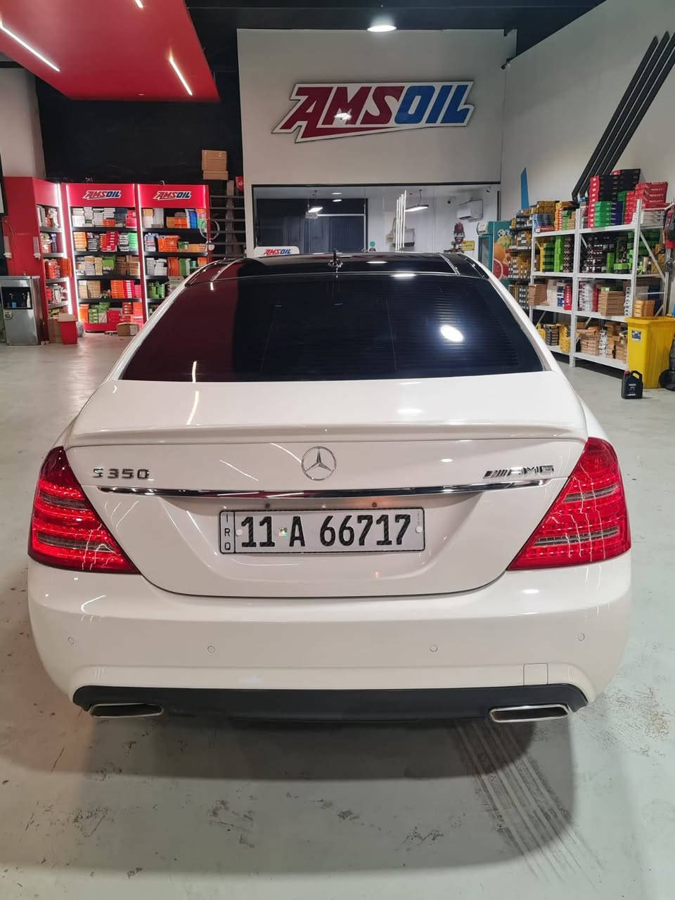 فلوجة السعر 215$خليجي مكفوله
لعشاق الفخامة ( مارسيدس خليجي ) 
مارسدس / S 350 محرك 6 مرغوب تنفس طبيعي , لارج باب طويل 
موديل 2009 (اصل) محدث 2013  
 ماشيه حقيقي (209 ألف KM) 
لون ابيض ثلجي مميز لون الداخل حمصي 
(السياره رقم بغداد) 
السياره حلوه وكامله ومال جناي . 

مواصفات السيارة ...
-محرك 6 سلندر تنفس طبيعي المرغوب ,  كير أوتو تعليک
-سقف بانوراما 
-اربع ابواب بصمة
-اربع ابواب شفط
-شفتات ستيرن
-تبريد قطعتين
-شاشة اصلية بنظام تحويل بين الكار بلي والشاشة الاعتيادية
-باب طويلة , مقعد خلفي  رئاسي
-4 كشنات جلد تدفئه تبريد
-جكات رفع السيارة 
-جنطه شفط , سايد بريك بصمة
-تلفون و ماوس
-بردات كهرباء 
-ستيرن كهرباء متحرك
-مقاعد كهرباء + تدفئة تبريد
-مري شفط وقلاب + أشاير
-3 وضعيات قيادة خزن ميموري
-سستم سماعات هارمن كاردون
-سيدي changer 
-حساسات امامي خلفي
-مثبت  ومحدد سرعة
-انارة الداخل والدشبول 
-ويل كب  حجم 19
-(وبعد بيها هواي مواصفات)
-السياره خليجي بدون صبغ 
والسياره كاملة والكمال ل لله وبدون اي نقص

مكان السيارة :فلوجة

رقم صاحب السيارة
 ***********
***********
سعر 215$
