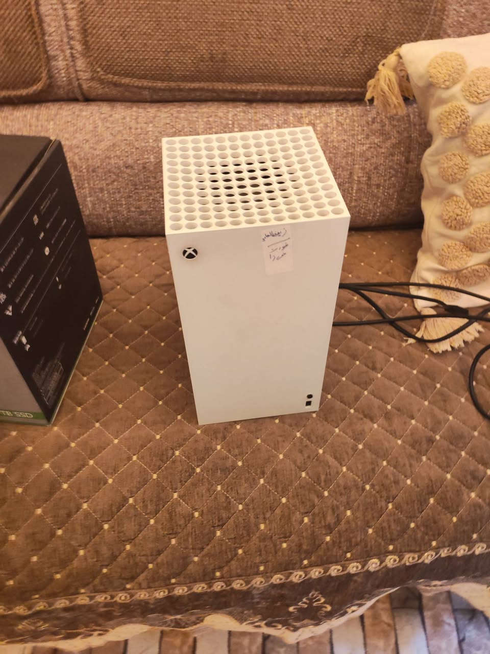 السلام عليكم 
إكس بوكس سيريس إكس ديجتال للبيع فقط 
الجهاز استعمال قليل أخو جديد 
غراضه كاملة مع الكارتونة 
السعر 750 ألف وبيه مجال 
للاستفسار الاتصال على الرقم ***********
