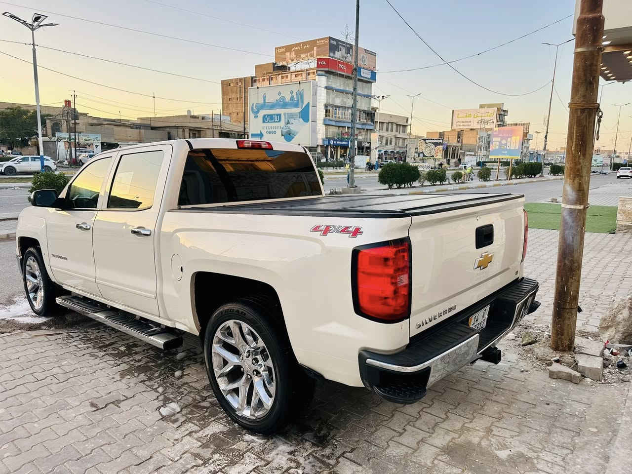 سلام عليكم رمضان كريم البيع او مراوس سلفرادو ٢٠١٥نص مواصفات رقم نكليزي بسمي فئة LT فور ويل كير تعليك شاشه جبيره كامره ويل كب تاهو ٢٢ باب طويله بدي كصير سياره جديده معنى ب الكلمه السياره داخله كلين ب العراق صار بيهه قطعتين رش السعر ٢٠٠ مكان السياره السماوه اي استفسار انتصل ***********
