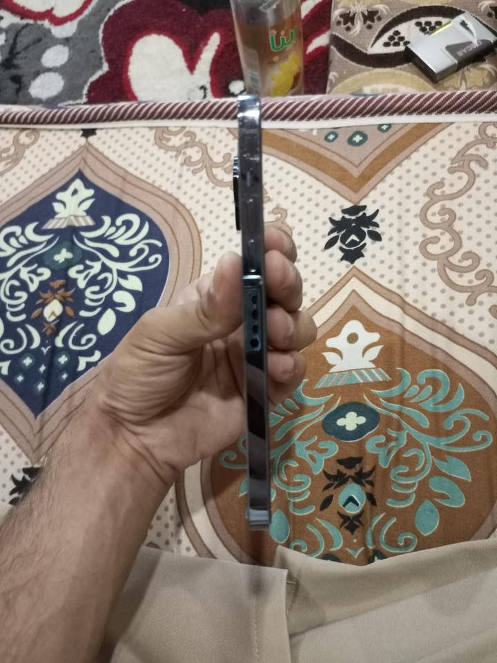 ايفون 13 برو ماكس شرق اوسط بطاريه 79 ذاكره 256 مكفول ما مفتوح برغي بي
للتواصل ***********

