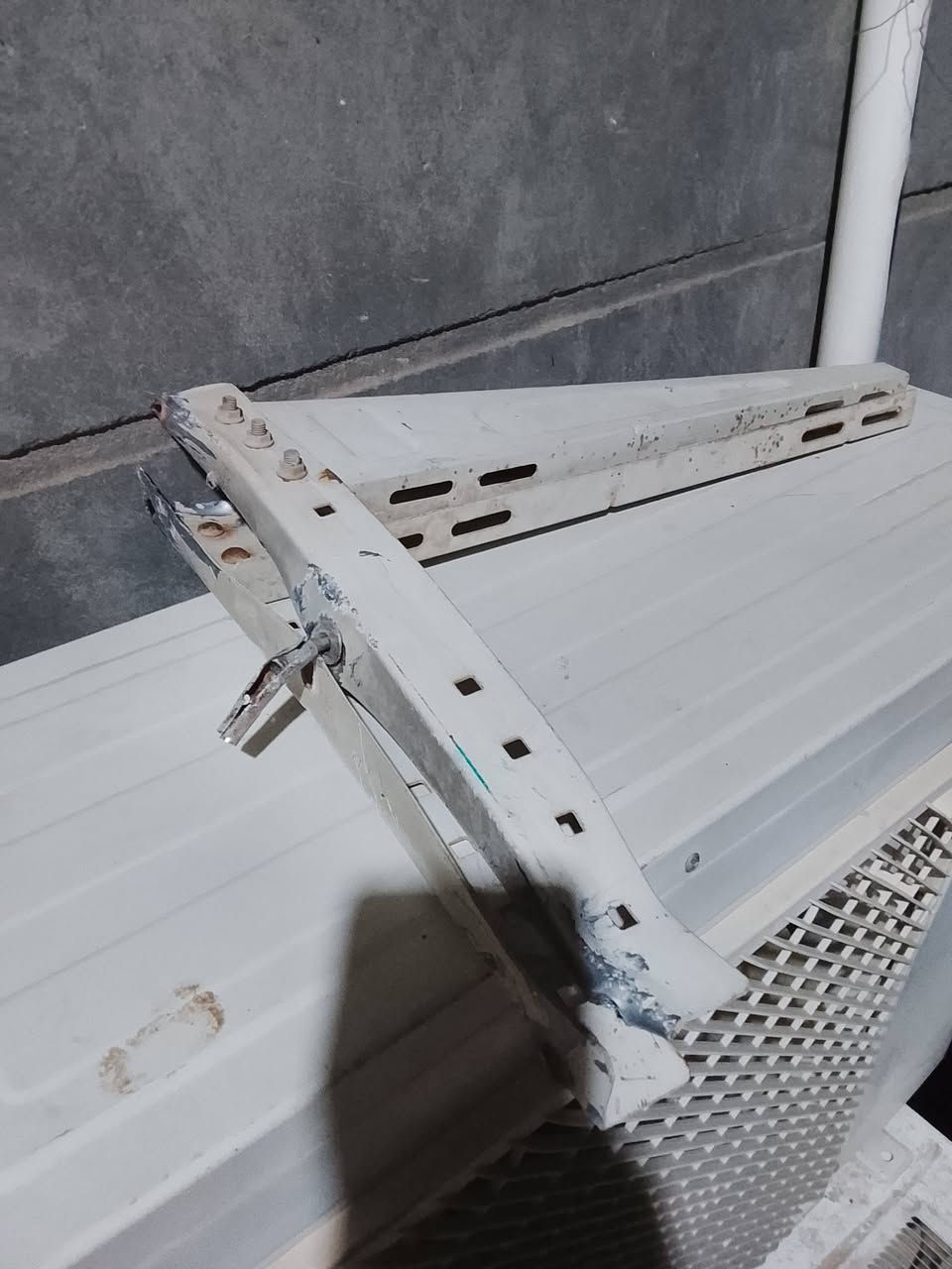 سبلت للبيع السعر تعال خاص على الواتساب ***********
