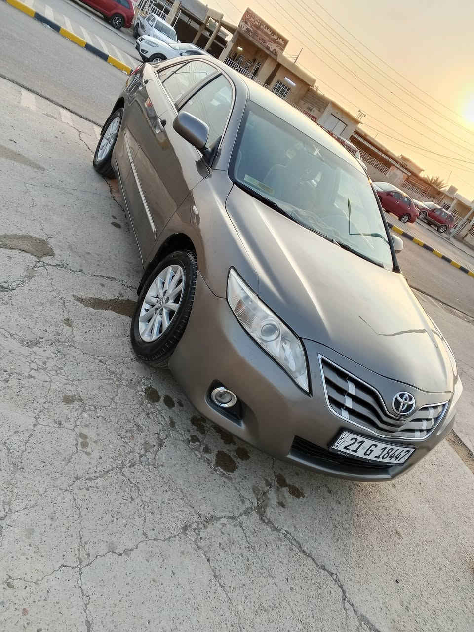 السلام عليكم.. للبيع كامري
ويرهم مراوس) 2011 خليجي 
رقم دولي السليمانية 
مواصفات السيارة معروفة 
مكينة 2.400 بيها رش خليجي مكانات 
حساسات امامي خلفي 
كشن امامي كهرباء 
تحكم ستيرن 
تبريد قطعتين

مكان السياره صلاح الدين (بيجي 
***********
