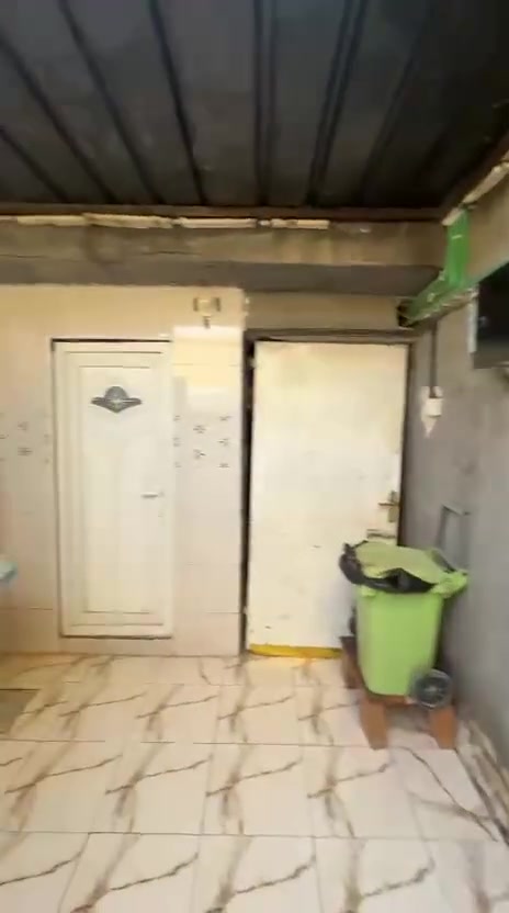 بيت للبيع طابو صرف مساحة 125 المهندسين قريب مدينة لالعاب البيت بيه غرفة وهول ومطبخ وبراني بناء طابوك عكادة لاستفسار اتصال او خاص ***********
