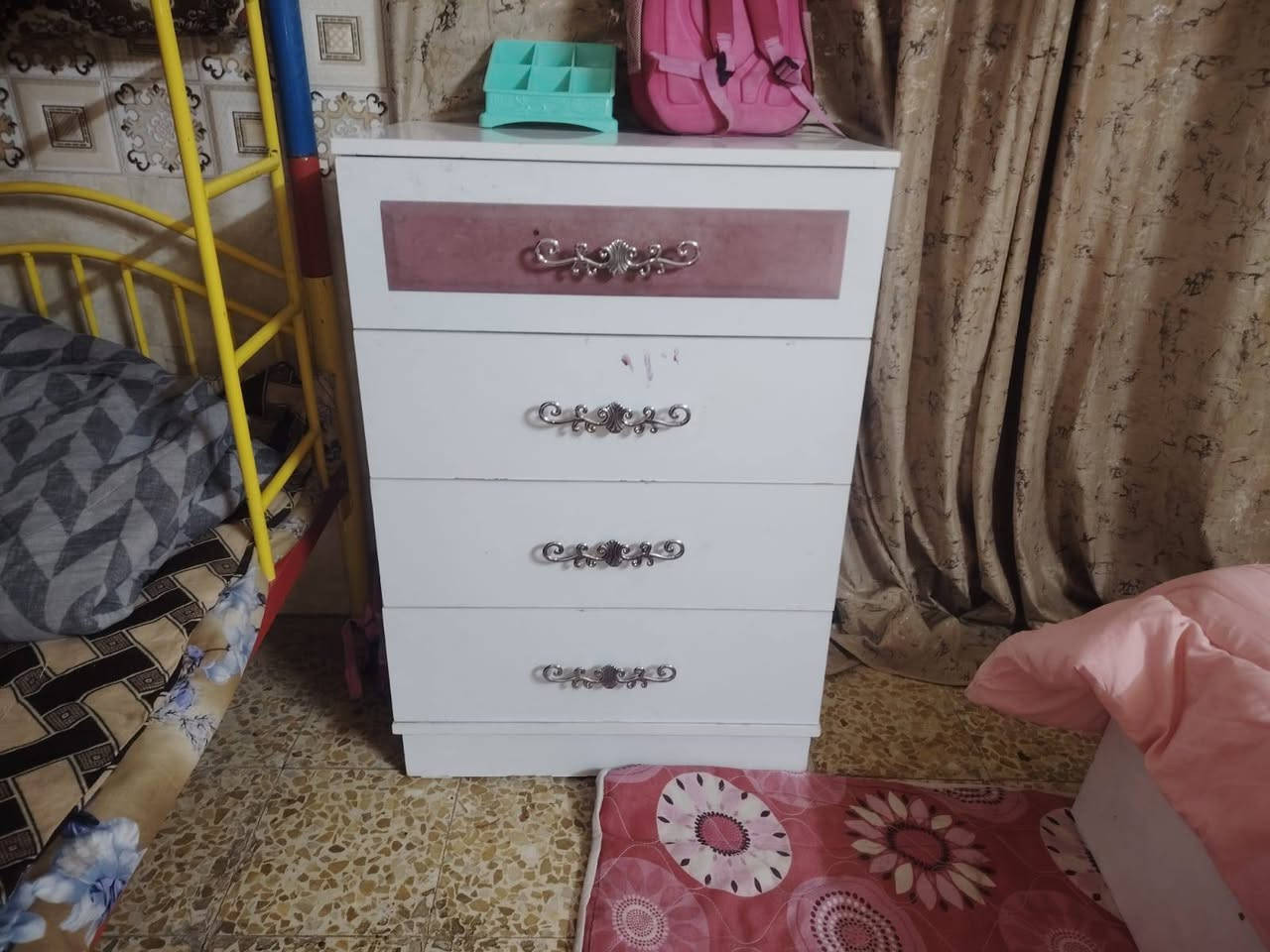 غرفه تركي درجة اولى للبيع ب500 وبيهه مجال ***********
