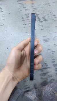 ١٢٨ • بطارية ٨٤% • شخوط بالظهر