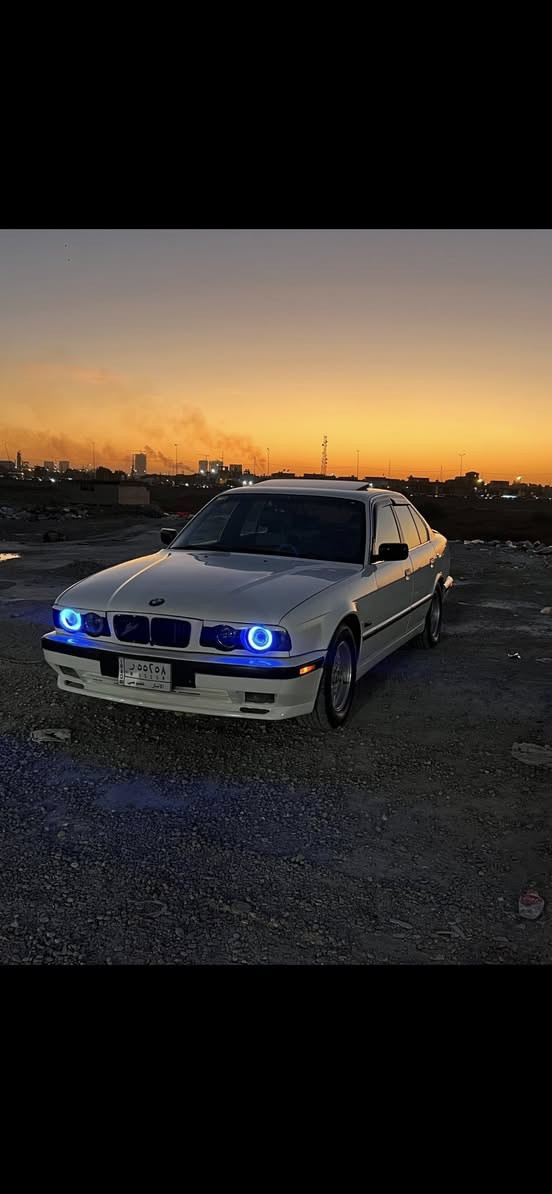 السلام عليكم بي ام 525 فانوس موديل 1991 للبيع او مراوس
وارد امريكي حادث جاملغ امامي فقط السياره احلى من الصور بهواي

كير محرك مكفولات
السياره فول مواصفات
فتحه
بجم عريض  
دعامياتm امامي خلفي 
تلفون بلاد
كراسي كهرباء فول تحكم 
تجاوي كهرباء
تدفئه كشنات
جام اربعه كهرباء 
ستيرن كهرباء
مري منفصل كهرباء 
برده خلفيه كهرباء
دبل ايرباك
دمام صندوك اصلي
ويل خليه جديد اصلي
سنتر لوك
جام كهرباء 4
لايت زنون عالي 
شاشه كامره دواره امامي خلفي
كهربائيات كلها شغاله

تبريد منضومه جديده كامله بس بنهاية الصيف الكمبريسر صار بي صوت

السياره جاهزه صدر بي ملاحضات بسيطه 
بل امامي الخلفي جديد
 
رقم انبار دولي الجديد بسمي تحويل ثاني يوم مشروع وطني 

السعر 75 و بيها مجال حك الجيه و اذا اكو مراوس نفس السعر 

مكاني كرادة كراج الامانه او دورة البعيثه

*********** رقمي
