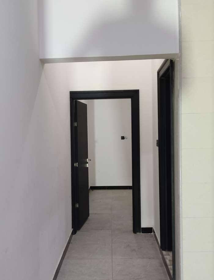 السلام عليكم يتوفر شقه للايجار طابق ثاني شقه جديده المساحه 100 متر مطلوب عائله صغيره الايجار 350 قفل العنوان كوت ثويني قريب على السايدين الجوه استفسار ابو عباس ***********
