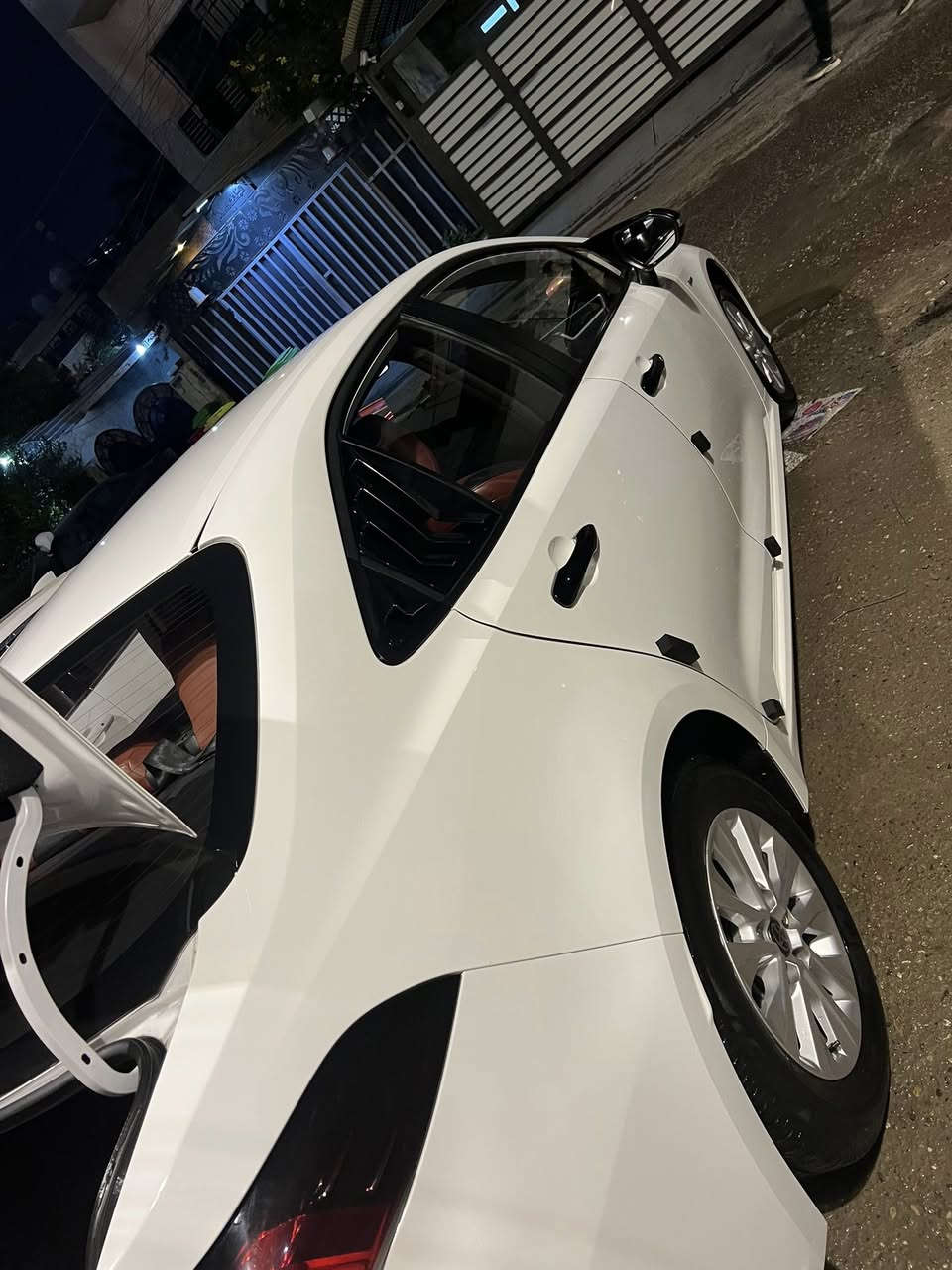 لسلام عليكم ورحمة الله وبركاته 
كورلا للبيع موديل 2024 
كفاله عامه رقم أربيل داخل جلد احمر كرسي كهربها ماشيه 45 الف رقم أربيل تحويل شرط
الاسفسار /*********** 
السعر 147 وبس مجال بسيط 
مكان بغداد العامرية
