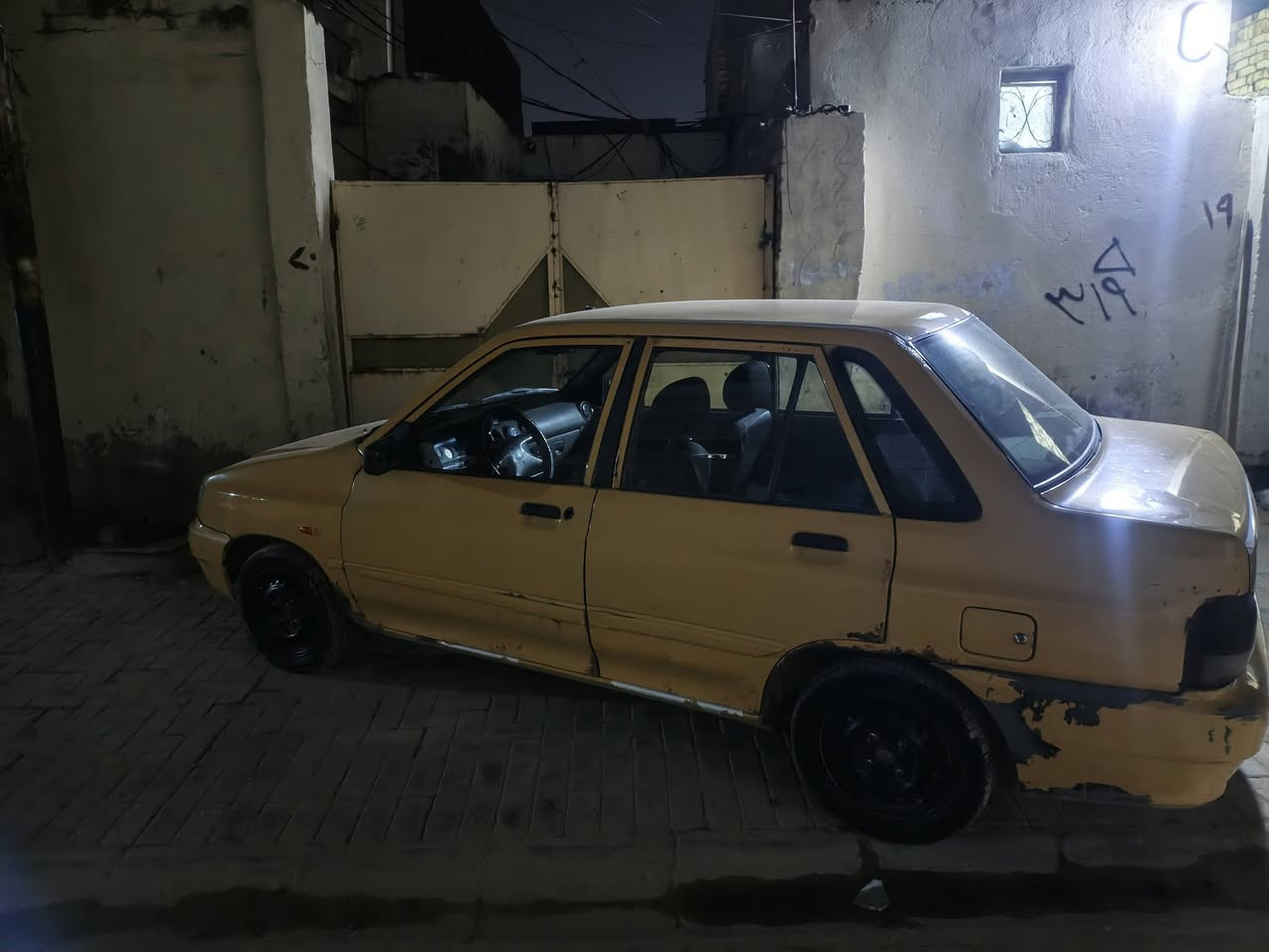 سلام عليكم سيابا شكل المنغولي موديل 2012 سياره كفاله عامه من الحادث سياره كامله كهربائيات قبل 4 اسابيع شاديهن وال مكينه صارلها شهر سياره كامله راعيها موجود تحويل مباشر سياره مال شغل ويرتاح بالك من عدها بس بيها نواقص اشياء وخياسات مكان السياره ديوانية حي الفرات قرب جامع العقيله زينب لل استفسار اتصل عل رقم ***********
