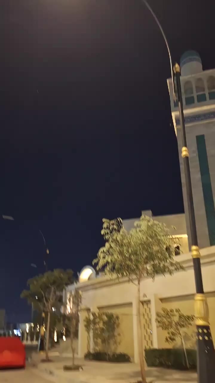 سلام عليكم حبايب دراجه للبيع 4گير موديل 2025 دراجه نضيفه اي نقص مابيهه اوراق اسكنر مكان كربلاء امن الداخلي سعر خاص ***********
