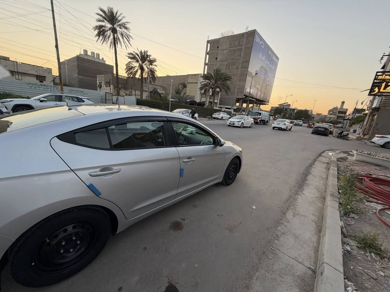 السلام عليكم النترا 2017 وارد امريكي تبديل قطعه وحده فقط وربع البنيد مصبوغ والباقي كله ع وضع الشركة ماشيه 110 ميل السياره باسمي رقم بغداد مكاني علي الصالح وتفاصيل الباقيه بلسونار *********** السعر 128
