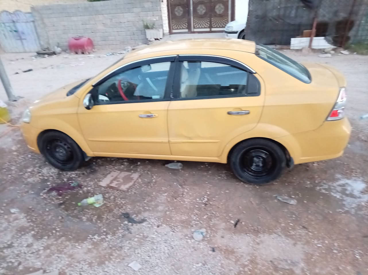 افيو موديل ٢٠١٠  للبيع
السعر 47 وبيهه مجال. مصفره
السياره بأسمي 
متواجد كربلاء  موبايل ***********
