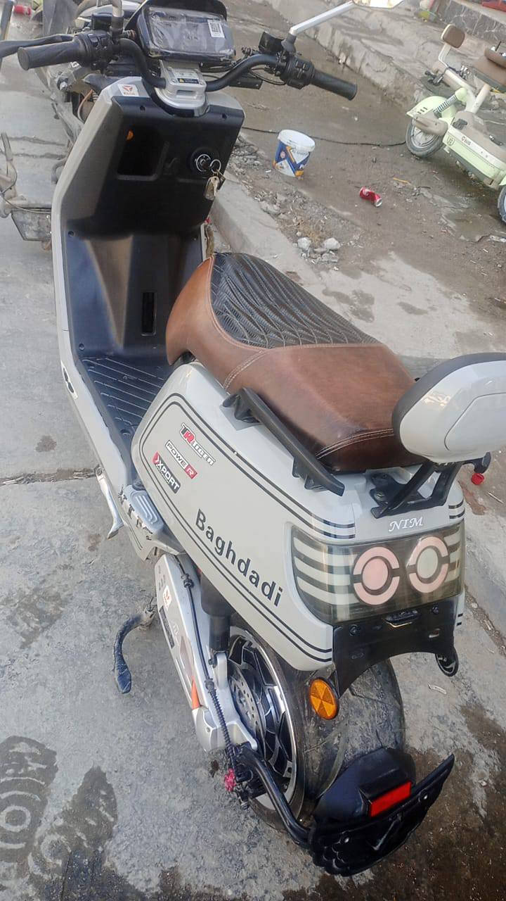 كاسه  باتري حجم جبير صار يومين من مشتريهم جديد ملف 5000الف 
كشن كهربائي
جك كهربائي 
دراجه بحاله الوكاله السعر مليون ومئتين
***********0
حي اور بشارع ابو عبير
