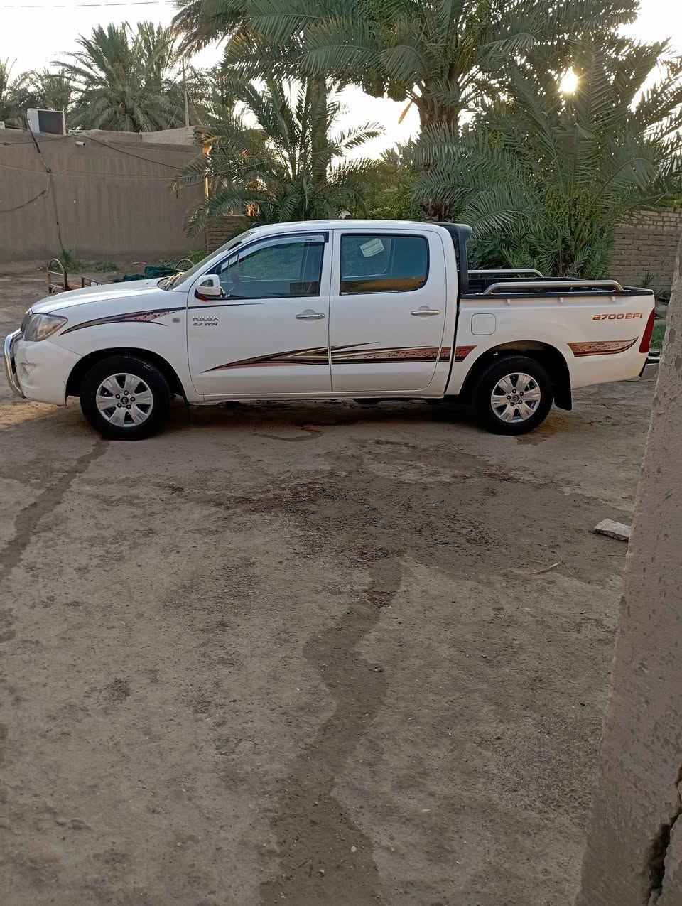 السلام عليكم فلاونزه 2009 سعوديه كفاله من الصبغ والتبديل رقم انكليزي مثنى سنويه باسمي مجدده لل 2030سياره مال جناي رقم الهاتف ***********
