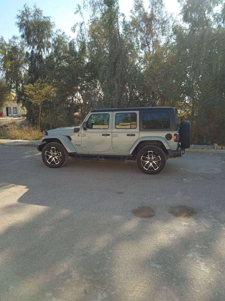 دخول جديد....جيب رانكلر هايبرد موديل 2024 فئة 4Xe رقم بغداد باسمي حادث امامي صبغ بنيد  اصلي فقط لاغير ..ماشية 30 الف كيلو وليس ميل قابل للزيادة  السعر مناسب الي يحب على الخاص او ***********. 
ملاحظة السيارة بحالة الوكالة ومابيها اي نقص أو كلوب أو تحذير
مكاني بابل بغداد, العراق
