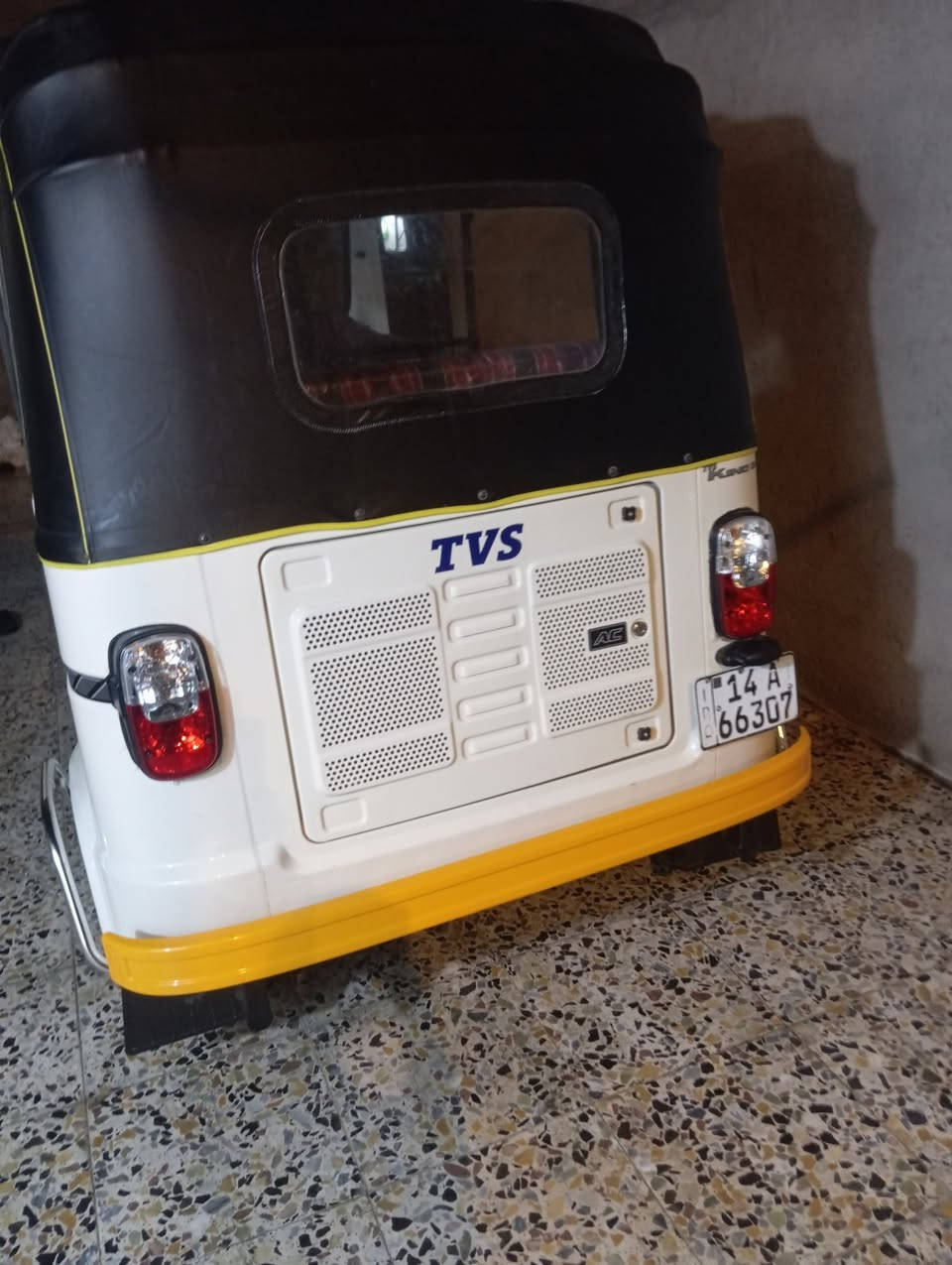 سلام عليكم تكتك لبيع تكتك زيرو ما ماشيه طالعه بل 25 سعر 10 وبيه مجال مكان بصره قبله حي لمهندسين شراي يتصل ***********
