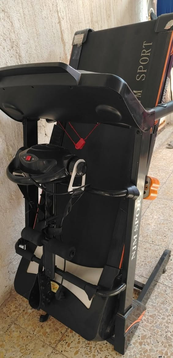 السلام عليكم جهاز مال جري استعمال قليل بعد نضيف يتحمل وزن 150K 
السعر  350 
وبي مجال 
للاستفسار الاتصال 
على هاذه الرقم 
***********
