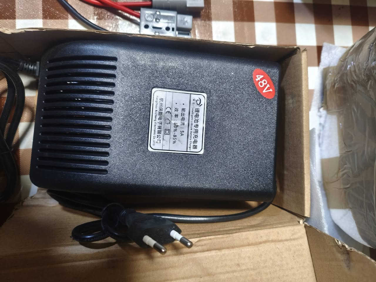 سلام عليكم بطارية ليثيوم
V48 35A حقيقي وزن ثقيل جدا 9 كيلو 
جديد لوك مع الشاحنة شحن سربع 5A
بطارية تصميم ياباني صناعة صيني
مع كامل ملحقات كونكترات واسلاك ربط
السعر 250الف
متوفر ايضا 30 امبير بسعر 230الف


**إذا كنت صاحب هذا الإعلان وتريد حذفه لأي سبب، رجاءا أرسل رسالة إلى الدعم الفني**