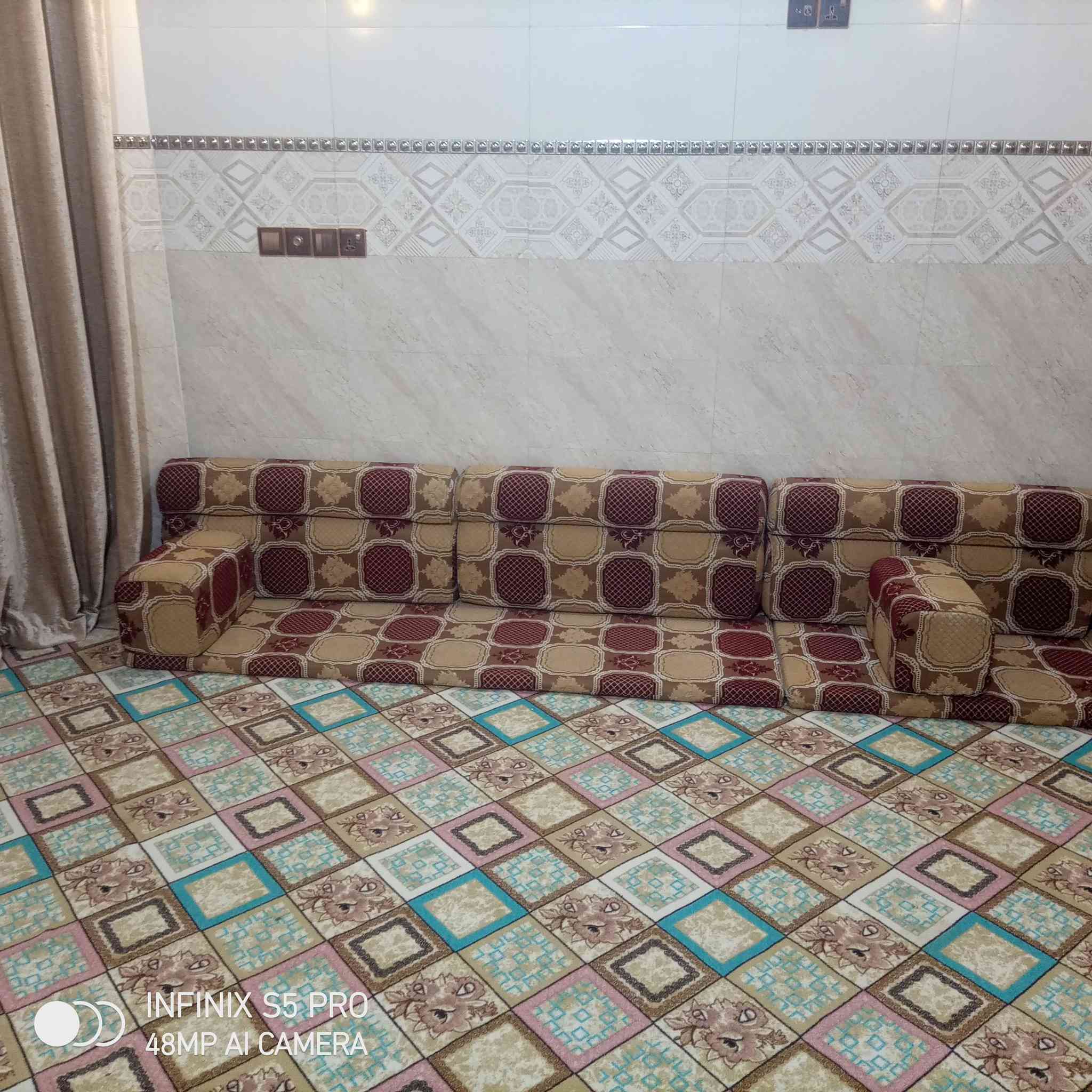 السلام عليكم ديوان عربي 14 متر مصار اله سنه من مشترينا مفروش قليل السعر 350 وبي مجالم تواصل هذا الرقم ***********
