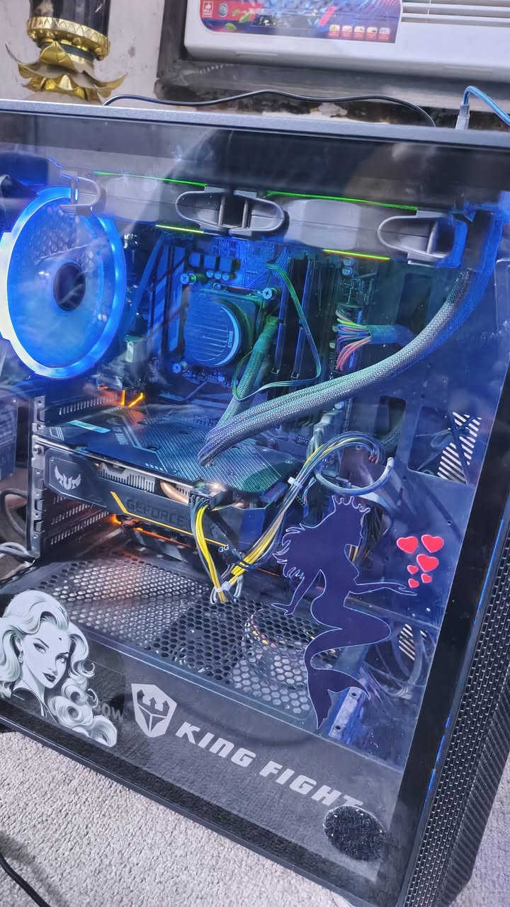 بي سي للبيع 
بغداد حي جامعة 
*********** بي وتساب
السعر 720 الف وبيه مجال 

بطاقة الرسوميات (GPU): NVIDIA GeForce GTX 1660 SUPER �
سلة
الذاكرة العشوائية (RAM): 32 GB DDR4
القرص الصلب السريع (SSD): Biostar M700 256GB NVMe
القرص الصلب الكبير (HDD): WDC WD10EZEX 1TB
كرت الشبكة (LAN): Realtek Gaming GbE Family Controller
اللوحة الأم بي 460
المعالج (CPU): Intel Core i5‑10400F
مزود الطاقة (550)
كيسة الحاسوب
