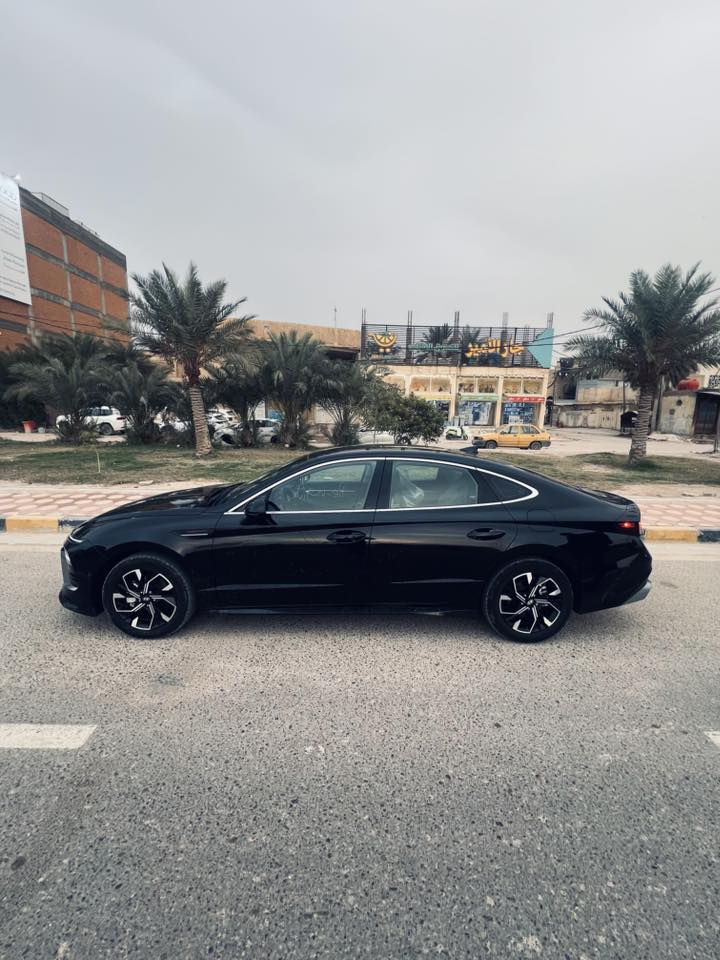 من رخصت اخواني وحوش الدورنكو
‏‎سوناتا 2024
السعر 210
ماشية 7 الف
حادثهة قطعة واحدة فقط جاملغ عكس السايق
مبدل بقطعة اصلية بدون دواخل بدون اي شي
‏‎حجم المحرك 2.5 بانزين 
‏‎فول عدا الفتحة
‏‎تشغيل عن بعد
‏‎المقاعد: كهربائي  + تدفئة 
‏‎٥ وضعيات قيادة
‏‎نظام car play 
‏‎لايت لد 
‏‎بك لايت لد 
‏‎ترحيب
‏‎دشبول الاكتروني 
‏‎شاشه كبيره 
‏‎كير تعليك 
‏‎اوتو ستوب
‏‎اوتو هولد
‏‎رادار
‏‎نقطة عمياء
‏‎رادار خطوط شوارع
‏‎فوول تحكم ستيرن
‏‎رقم اربيل 
‏‎
 مكان السيارة النجف
للاستفسار

***********
