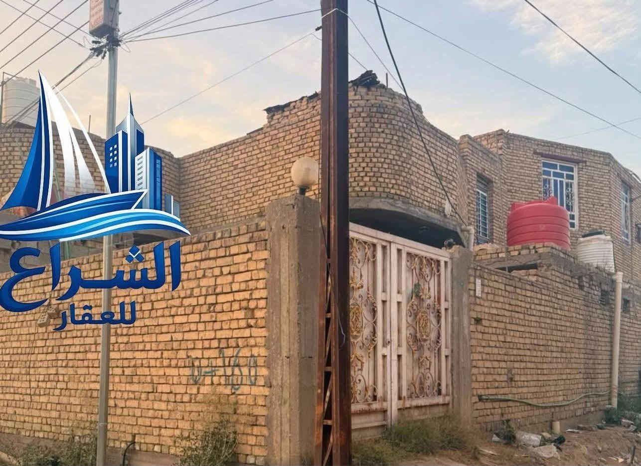 بيت مساحته 125 مربع بيه غرفه ومطبخ وصاله وصحيات العنوان  حي الأمين الاولى شارع المعلم بفرع الفرن   البيت ركن البناء طابوك السطح صب كونكريت السعر ١٦٥ وبيه مجال ***********
