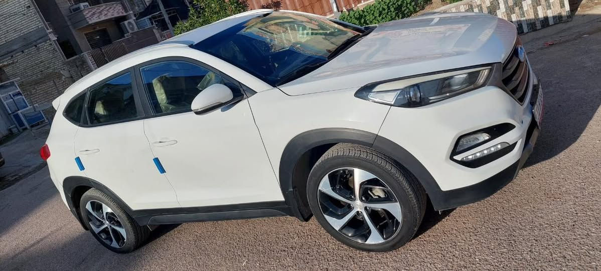 السلام عليكم توسان 2017خليجي سياره جديده داخل عسلي
كير ومحرك نضاف سياره علوضع الشركه تخم تاير وليكب 
حساسات خلفيه بسمي بغداد السعر 173مكاني بغداد شعب ‭0770 454 1209‬
