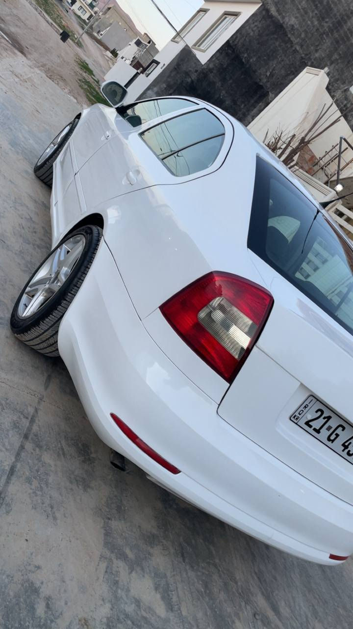 سکۆدا ئۆکتافیا 2010 

گێڕ عادی 

مەکینە 2.0 مەرغوب(مەکینەیەکی لۆکی خراوەتە سەر)

سەنەوی و هەزە  تا 2030 بە ناوی خۆمەوەیە

چوار تایە و ویلی لۆکمان تازە بۆ بەستووە

هیچ دەعمی نیە پێش و دوای لۆک لۆکەکەپسی بێ دەعم (ئێرباگ بە شەرت)

بەشەرتی گێڕ و مەکینە و تەبرید

سەیارەکە زۆر جوانە هیچ سارد و مەعجونی نیە

سەیارەکە هی ماڵی خۆمە و بە شەرتی هەموو شتێک 

ڕەقەم باریک

نرخی ٦١ گەڵا و معامەلە لە سلێمانی 

0777 930 13 16 السليمانية, العراق
