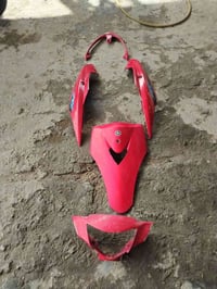 ذني كفرات حمر كاملات اللبيع عوزهن بس وجه كدامك مبينات بل صوره او قبق ه...