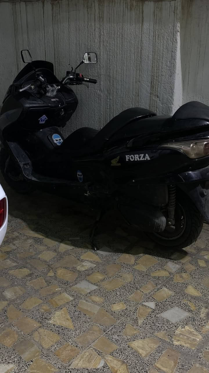 سلام عليكم دراجه فورزه ٠٨ عميه خير من الله الدراجه نكره سلف مكفوله من تاير امي للخلفي الدراجه خير من الله نكره سلف   اشوكت ماجن   
موقع نجف  سلام غري 
هاذه رقمي ***********
الدراجه فتوحه مره وحده 
اوراق الدراجه الياخذه يترحملي عليه 
سعره ٩٠٠ بيه مجل للطيبين  كلشي ابلادي
