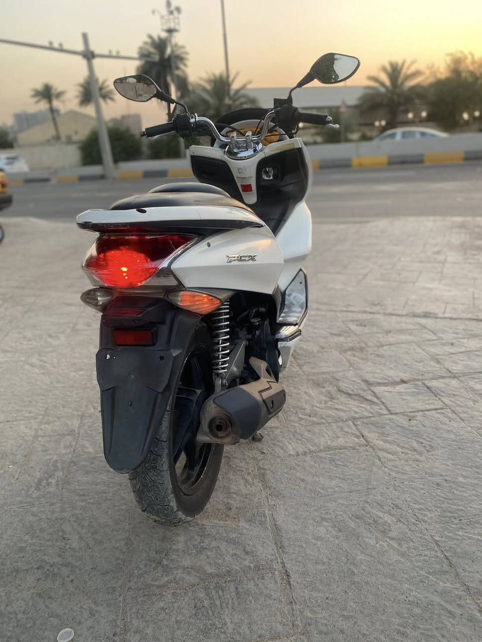 بي سي اكس Kf ياباني 

(وكاله كفاله عامه) كفر ومكينه بلادي 

كهربيات كلها شغال دشبول كيج بانزين كيج سرعه كهربيات كلها شغاله دراجه تتعب تكول نضيفه مصالها هواي من نازله من رمبه دراجه احلى من صور قفل ستيرن قفل جنطه كلها شغاله دراجه مكفوله من ايي نقص وهيه رمبه ميحتاج بعد اسوالف 

السعر مليون 350 العنوان بغداد الاعطيفيه قرب مقهى البيروتي 
الاتصال على هاذ رقم ***********
