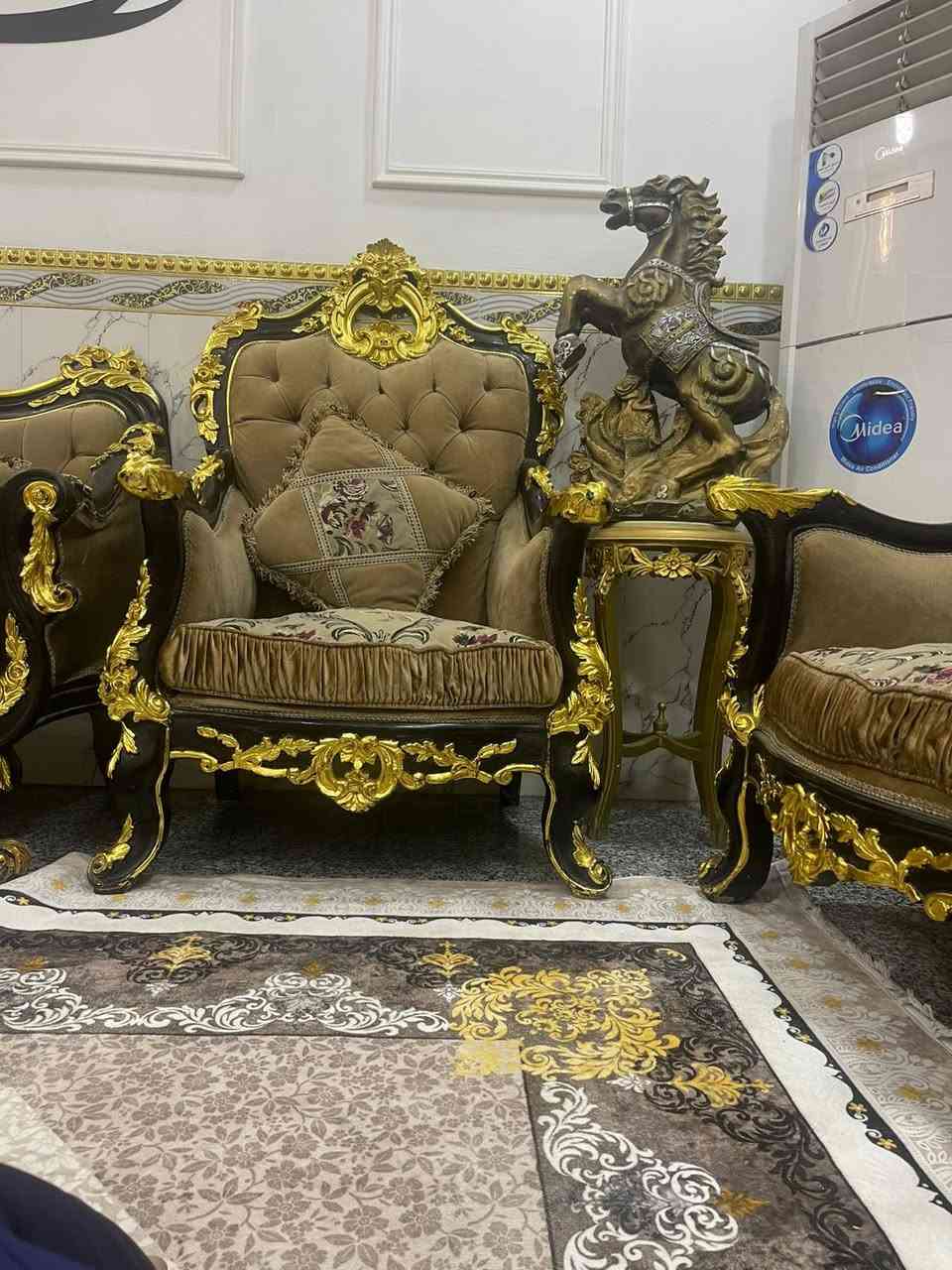 طخم مصري ملكي اصلي عشر مقاعد نظيف ماخذة ٢٢ ورقة 
رايدة بمليون الشراي يتصل او يراسلني واتساب على الرقم 
***********
 مكاني بغداد
