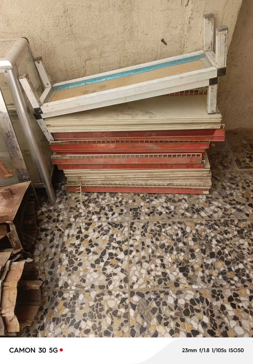 السلام عليكم
جام خانه العدد ٢ 
ارتفاع مترين ونص
عرض مترين ونص
كبنكات العدد 2 
ارتفاع مترين ونص
عرض مترين ونص
فاترينه ارتفاع متر عرض متر ونص
رفوف مستعملة نضيفات
للبيع 
خاص مفتوح
اتصال على الرقم
***********
