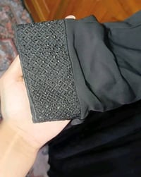 ملابس • وصف قصير