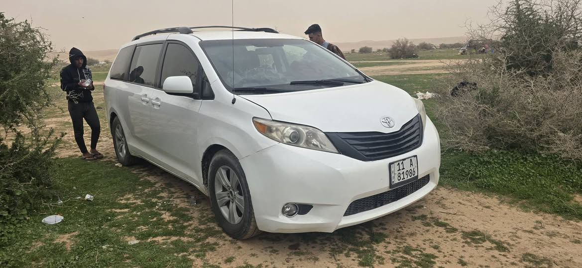 السلام عليكم تويوتا سينا 2011 رقم بغداد نكليزي تداور بكل المحافظات مكينه وكير جديد ستوني شادهن مكفولات بيها قطع صبغ وتبديل سعر 130مكاني ديوانية قضاء الحمزه شرقي ***********
