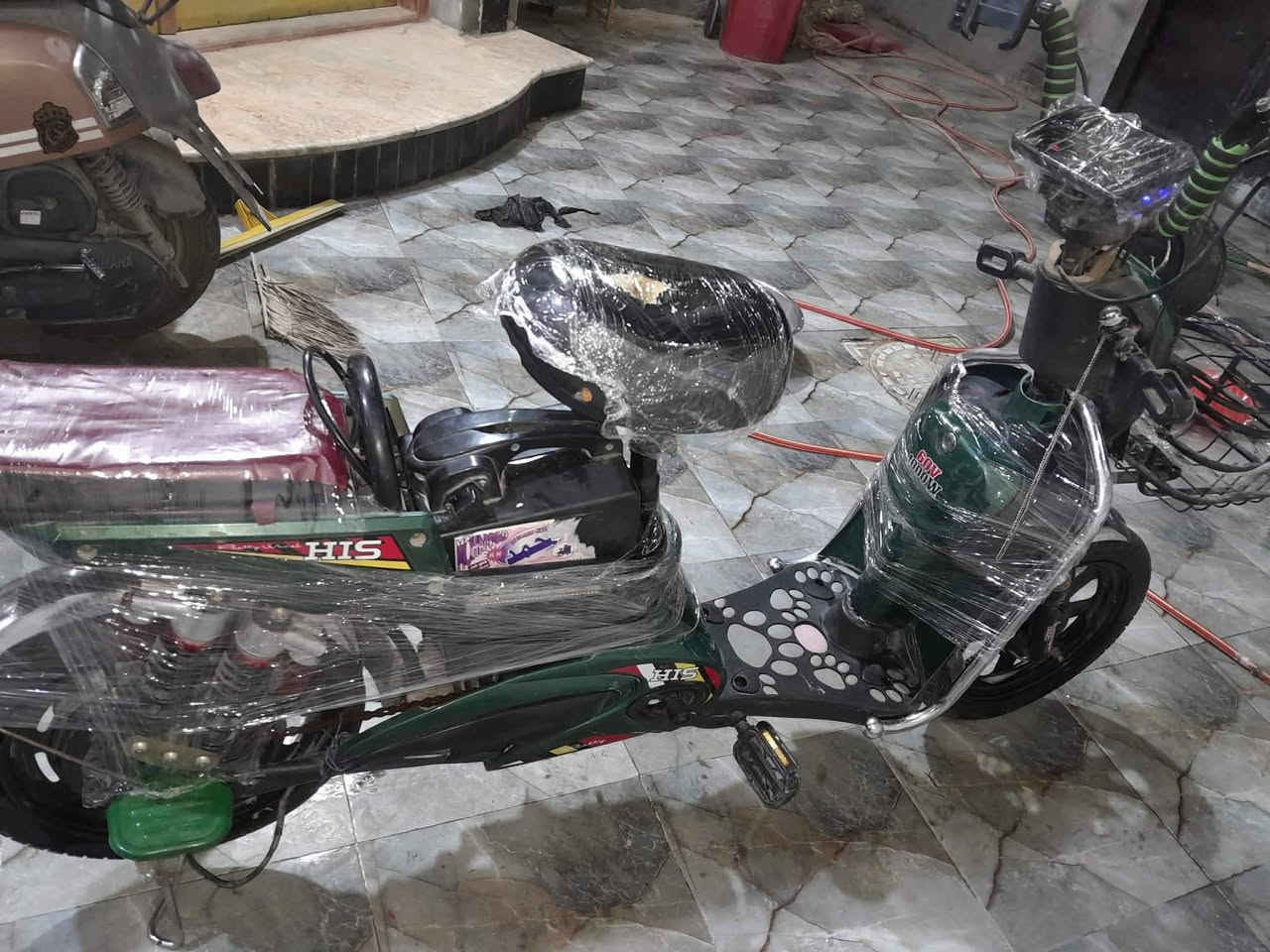 باسكل شحن الباسكل شوفت عينكم نضيف بطارياتة نضاف و 5 عددهن
السعر 225 وبي مجال  وبي عطل الملف الورة  الرقم *********** المكان كربلاء حي الاطباء
