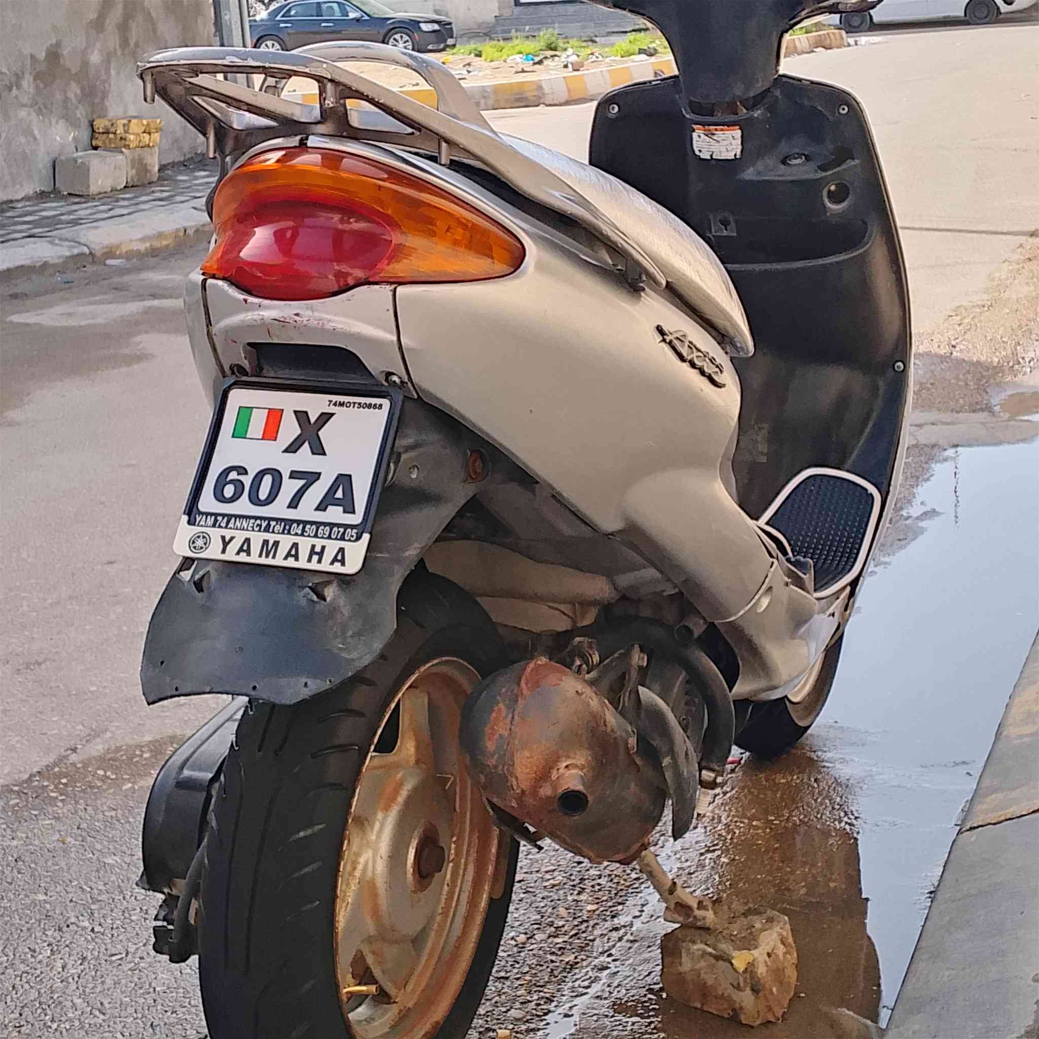 السلام عليكم
دراجه اكزز للبيع الدراحه حلوه

 مكينه مفتوحه   زوج تايرات جدد 

لايت شغال اشاير شغالات

  النضافه كما موضح باصوره  

السعر 400وبه مجال قليل 

مكان ناصريه مركز 

رقم الهاتف /***********
