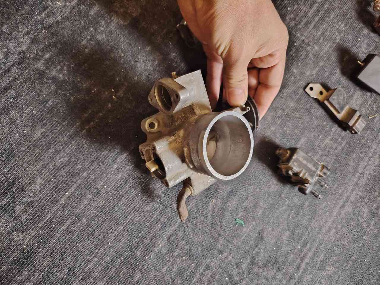 للبيع قيم واخذ 
جويتر افيو ١٠ الاف
مسجل افيو ١٠ الاف 
حساس كام شفت ٢الفين
حساس مال تبخير ٥ الاف
حساسين صالنصة ثنيهن ب ٢٠ الف
طوافة عادية ب ٢الفين دينار 
كلهن ع الفحص
اذا تاخذهن كلهن ب٤٠ الف واذا مفرد مكتوب اسعارهن
مكاني بغداد الاعظمية
***********
