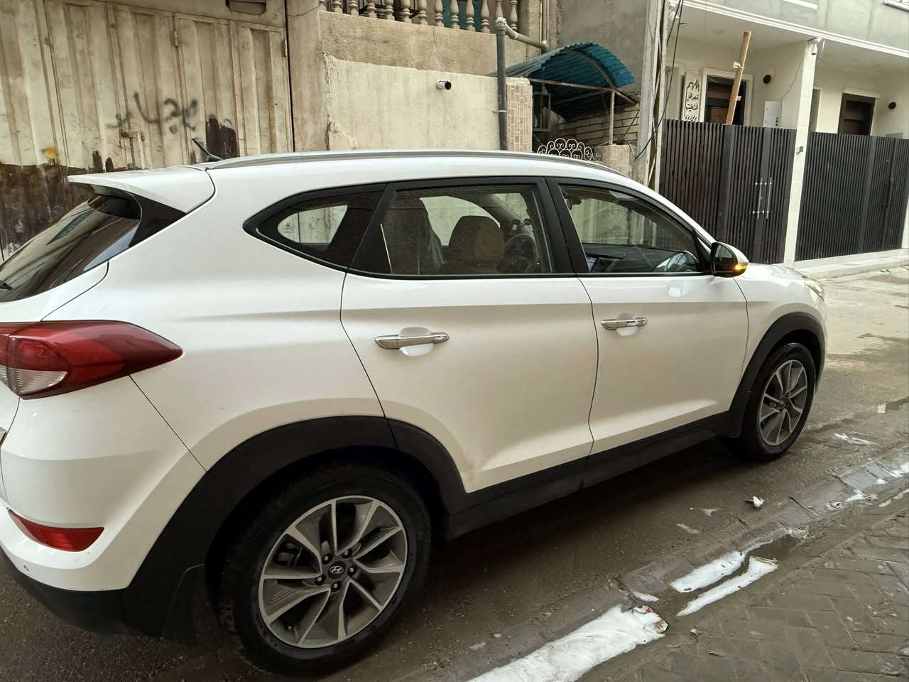 سلام عليكم توسان 2018 وارد خليجي ابيض سيارة اي نقص ماكو كله تمام حمدلله تخم تاير جديد ودوشمة جديدة ماشية 120 وقابل للزيادة مكاني بغداد قاهرة *********** ماسنجر ماارد شباب واتس متوفر واشترف بيكم سعر 185ورقة تحياتي
