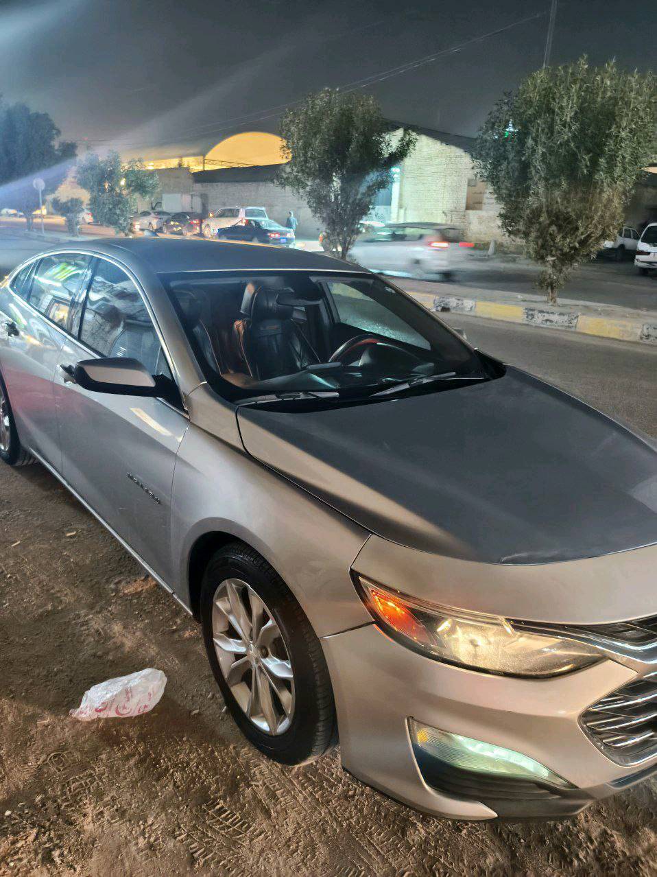 السلام عليكم ورحمه الله وبركاته 

🚗 سيارة ماليبو

🟣 ضربتها طخة خفيفة جدا يعني اخت الكلين وصورة الضربة مرفقة مع الصور 

🟢 2020 فئة LT
🟢 1500 Turbo
🟢 بصمة 
🟢 بصمة جنطة وبيبان
🟢 تشغيل عن بعد
🟢 تحكم بالستيرن
🟢 كشنات جلد
🟢 حدادية جيدة
🟢 تخم تايرات جديد بداية  هالشهر شادهن
🟢 تبريد قطعتين
🟢 رقم اربيل باسم شركة السنوية لحد 
2027 
 
🔴 بيع او مراوس بسيارة عالية موديل 
2022 فما فوق 

🟣 مكان السيارة / النجف الأشرف 

🔵 لتفاصيل اكثر ⬅️ التواصل واتس اب على الرقم 

***********