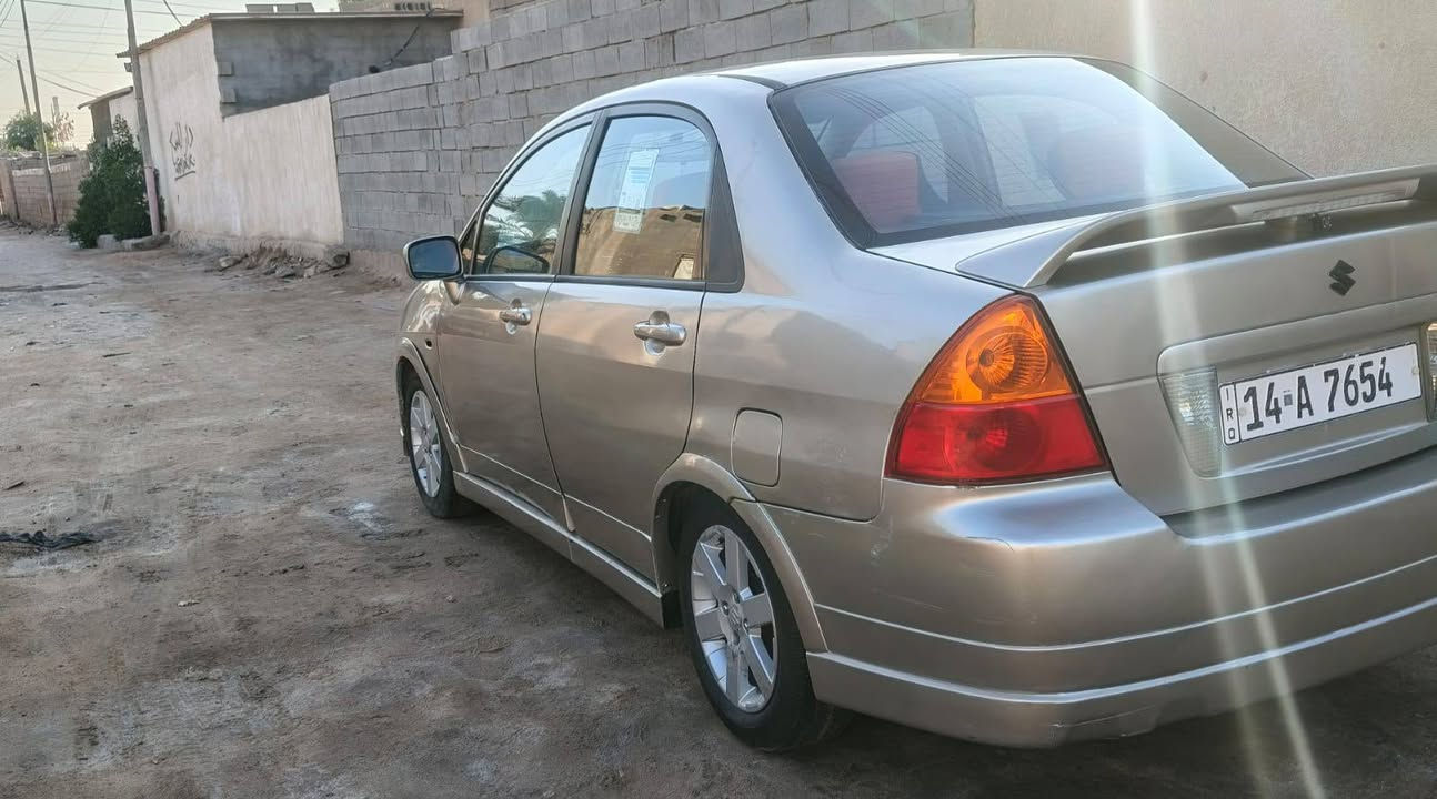 السلام عليكم
سياره سوزوكي اليانا موديل 2006 محركها الچبير محركها كلش زين كيرها حلو صرفيتها كلش قليله صلوات حدادتها الاماميه 70% الخلفيه كلش زينه تبريدها شغال لايتها زنون ابيض كلش زين مكانها البصرة الهارثة رايدها ب 52  
***********
