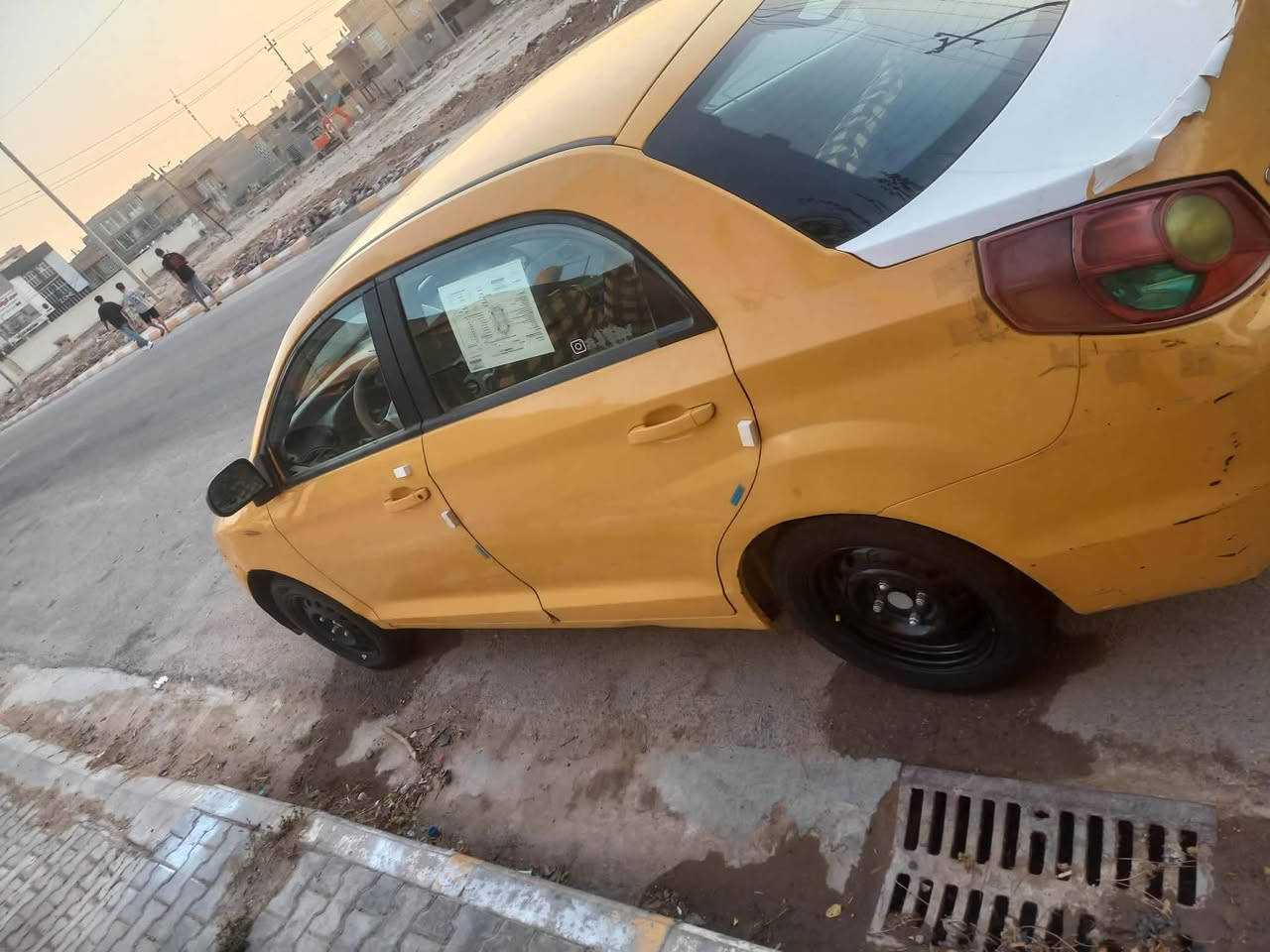 شيري فلاوين 11 رقم بغداد سنويه مجدده هيئه مصفره مكينه وكير كورله بيكاتشو حاويه تبريد منضومه جديده ريمونت سنتر لكً كهربائيات كلها شغاله بيها بس هلالات معمره سياره جاهزه من كلشي سعرها 28 للاستفسار *********** مكاني كوت
