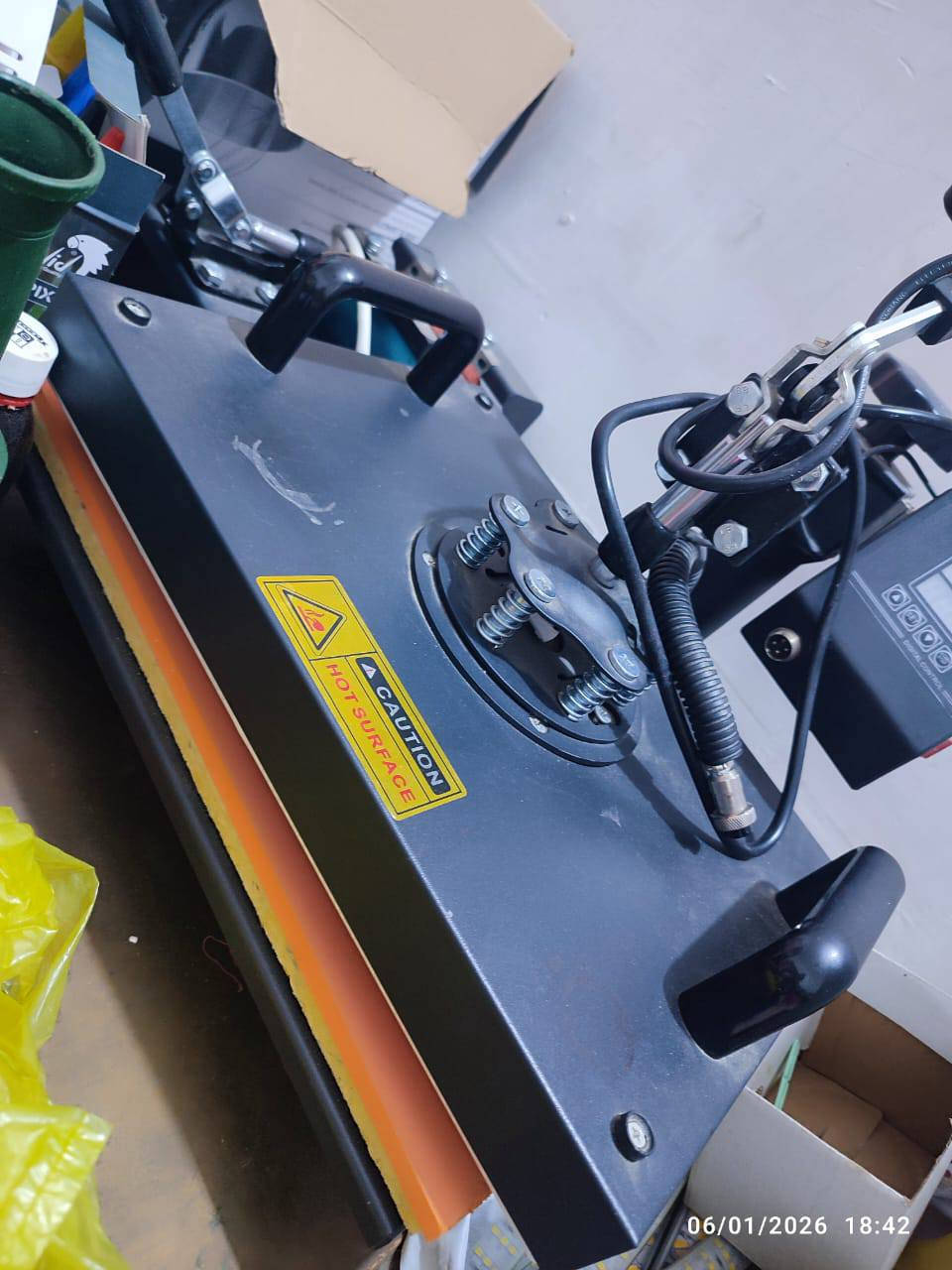 مكبس حراري 1*5 مع طابعه ابسون ست ألوان L8050 استعمال قليل جدا تاخذهن كارتون السعر 500 
***********
