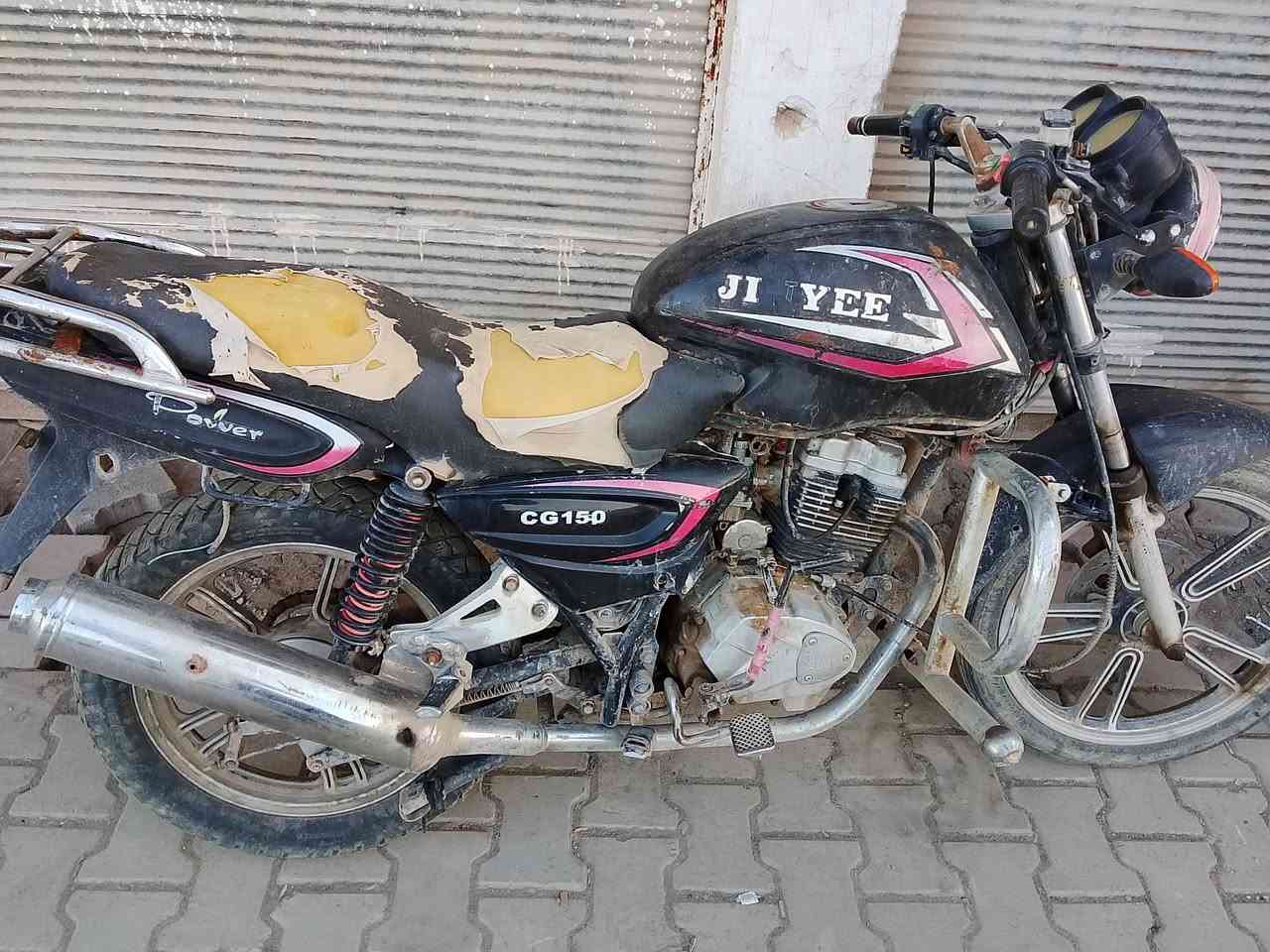 السلام عليكم باندا للبيع موديل 13 اوراق اصلية ابليته شركة موجودة نقصها استندا وجوزة السعر 250 الف ديالى شهربان ***********
