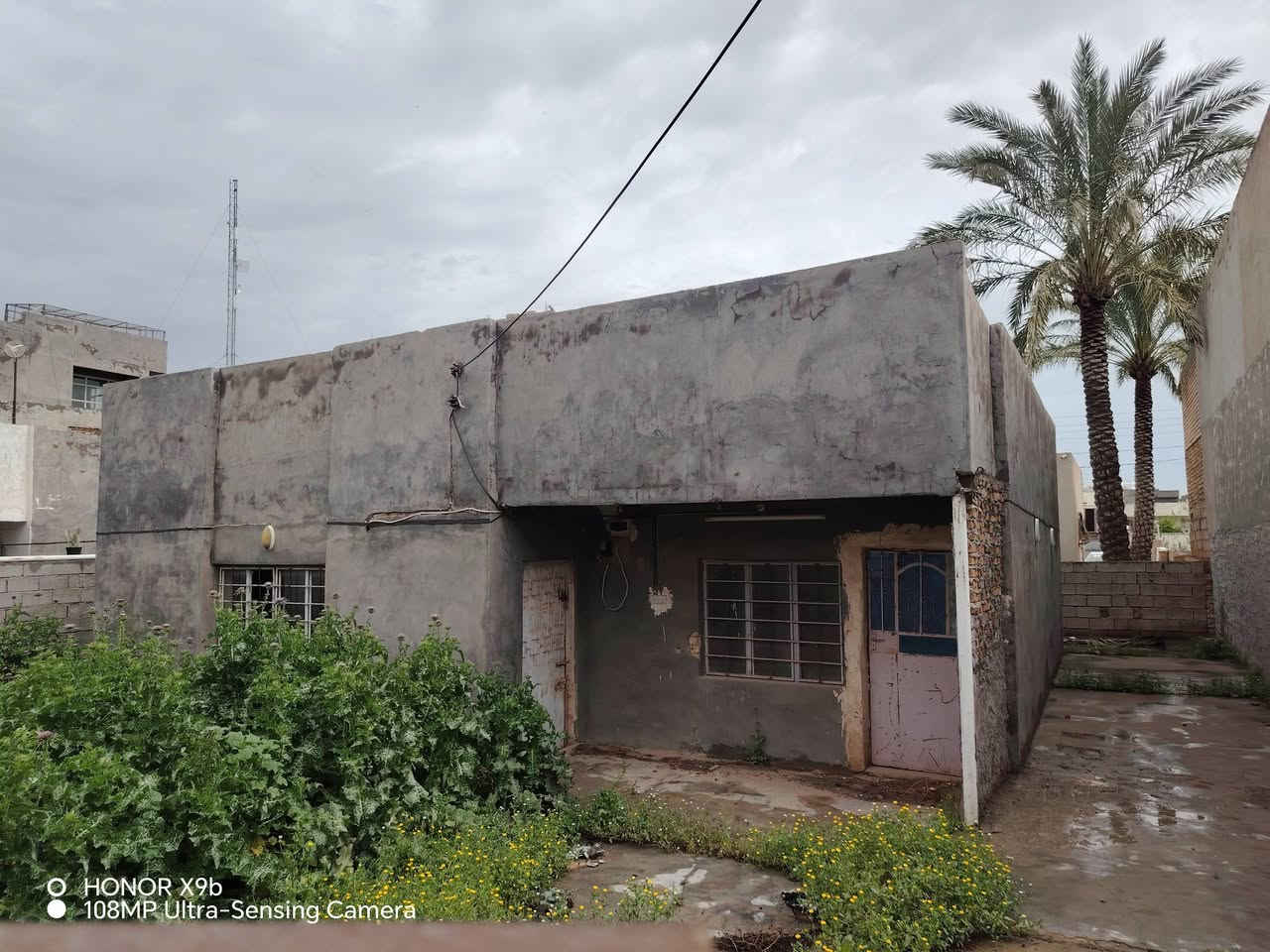 سلام عليكم دار للبيع خانقين سبعة نيسان حي موضفين طابو صرف مساحة 300 ***********
