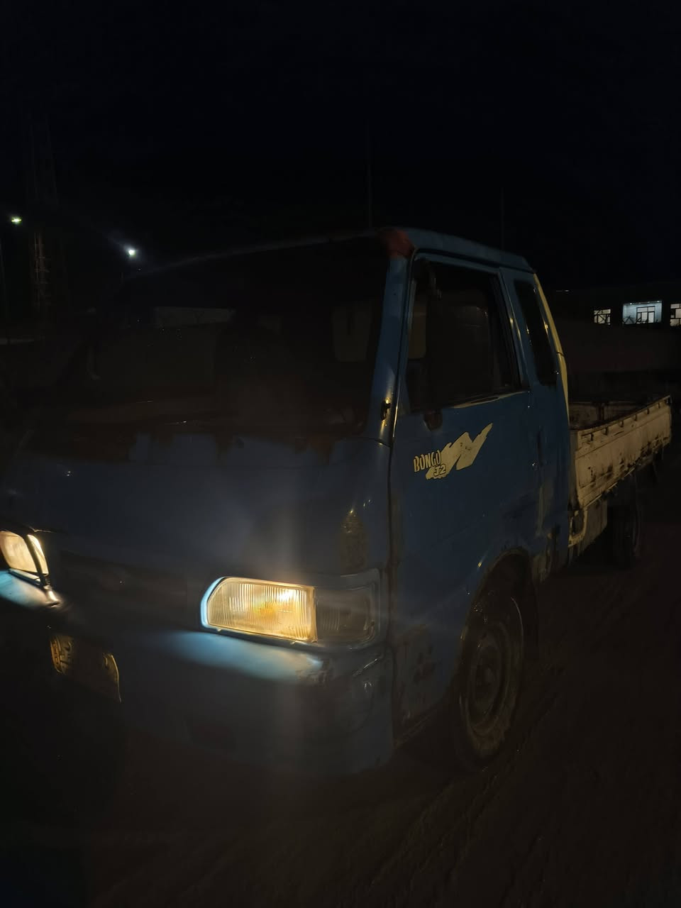 سلام عليكم كيا مديل ٩٦ رقم بصرة راعيها بالبصرة يريد تحويل مكينه بيها نفخه كير حلو شاصي مكفول مكان البصره الزبير السعر ٢٧ اتصل ***********
