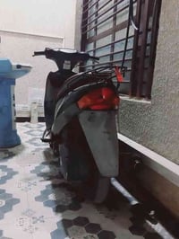 دراجه ادرس قديم للبيع دراجه كامله ماناقصها اي شيء كابريتر السعر خاص 07...