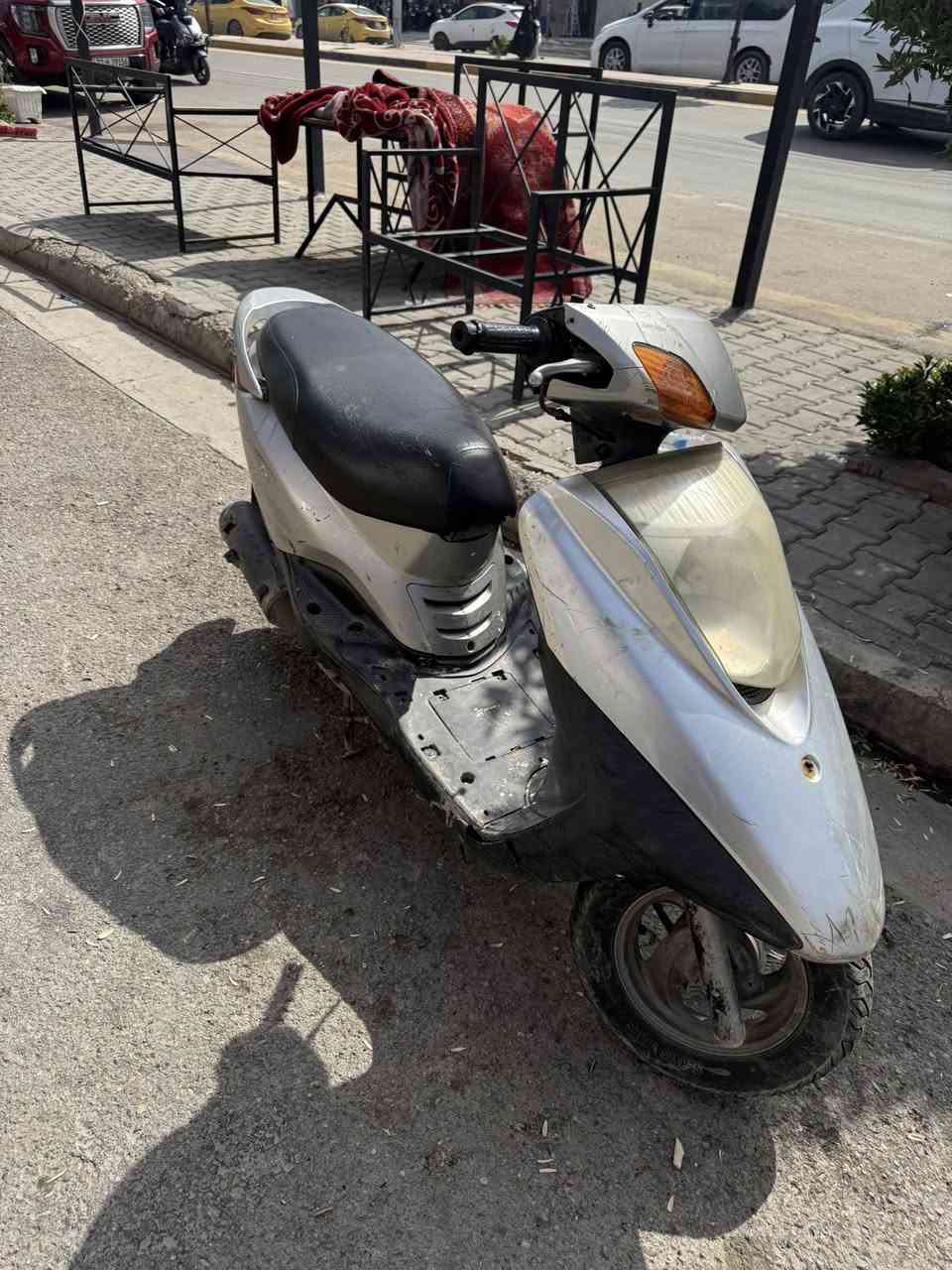 سلام عليكم دراجه بريز للبيع
مكفوله من كل عطل مكفول محرك 
كفرات بلادي نكره سلف 
كلشي شغال بيهه 
التواصل *********** 
واتساب
