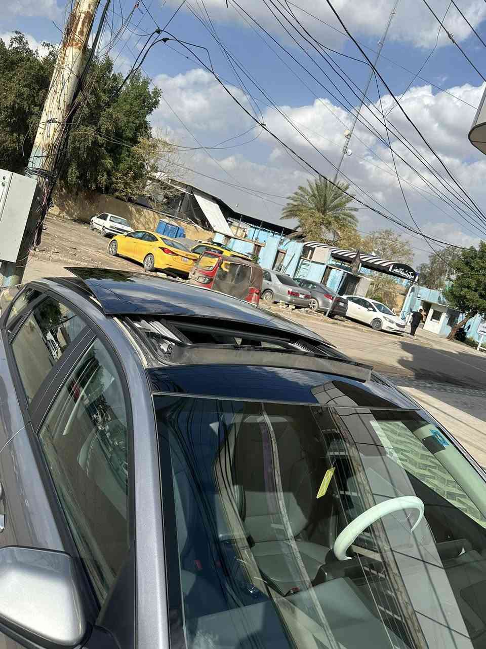 سلام عليكم 
كي 4.   
موديل 25
حادث جاملغ وبنيد فقط 
سياره فول واحد ع واحد رقم بغداد بسمي 
سياره ماشيه ٨٠٠٠ فقط 
مكاني بغداد الدوره 
***********
سعر 170
